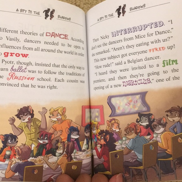 Thea Stilton scholastic collection books - Picture 3 of 4